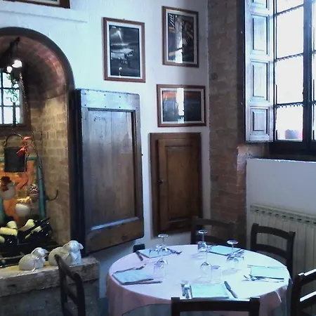 Cisterna Nel Borgo 3*